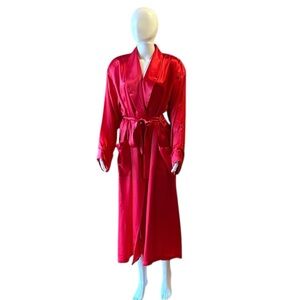 Victoria’s Secret Red Robe Long Medium/Large NWT PLEASE READ
